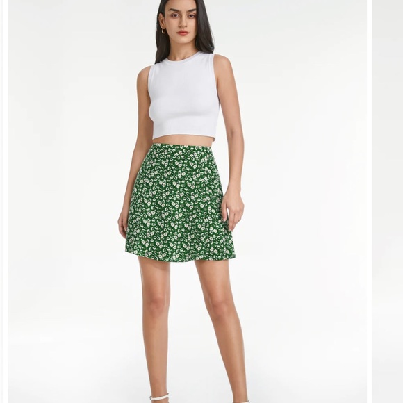 Green Floral Mini Skirt - Picture 2 of 5